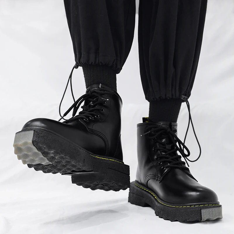 

2023 A/w New Classic British Style Leather Boots For Men's Black Hombre Daily Dress Street Teenagers Casual Height increas Shoes