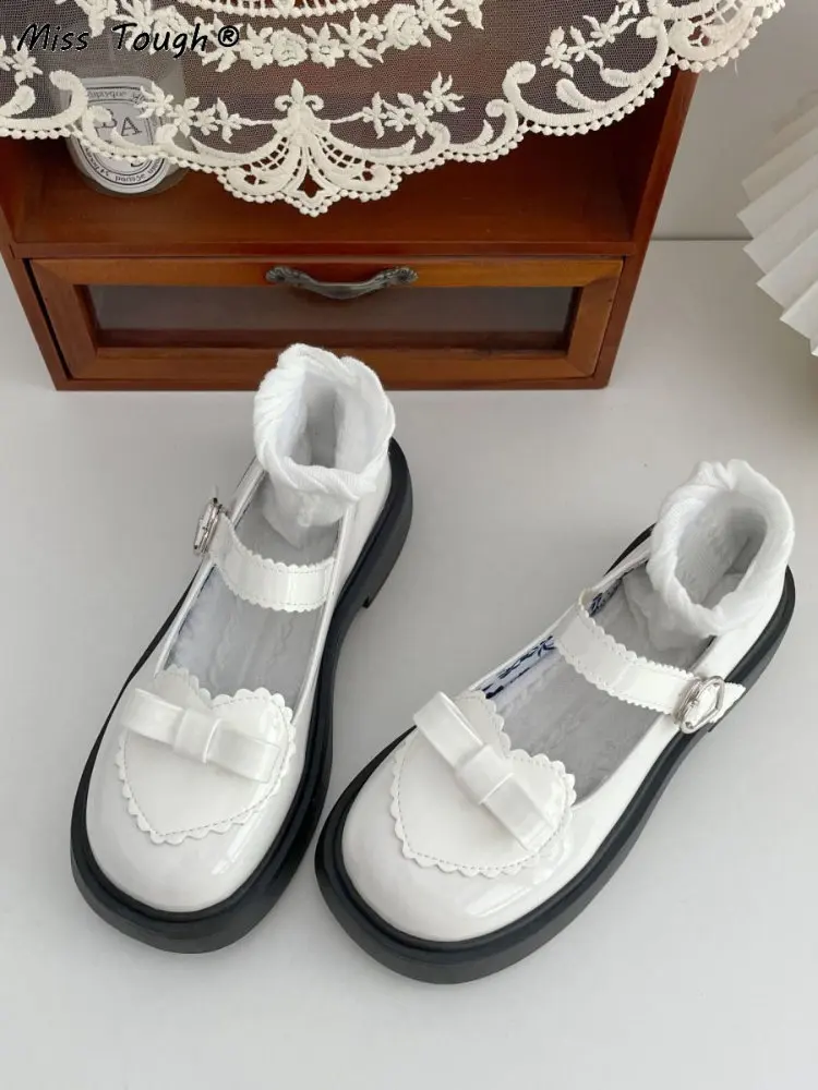 Туфли женские на платформе с бантом и пряжкой милые шикарные однотонные