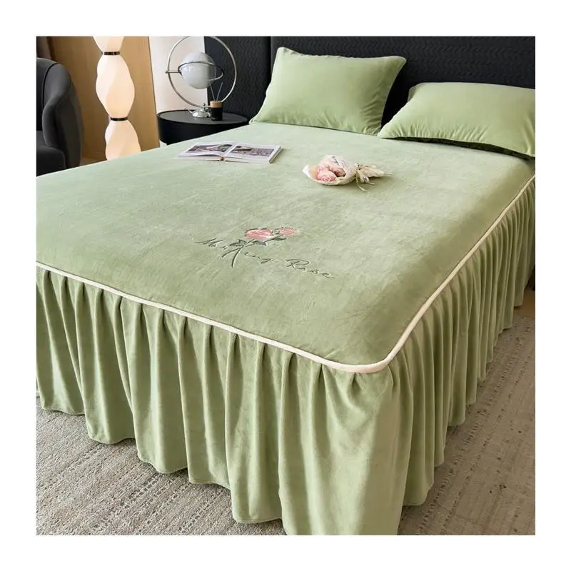 Осенне-зимняя утолщенная молочная бархатная юбка с вышивкой фланелевое