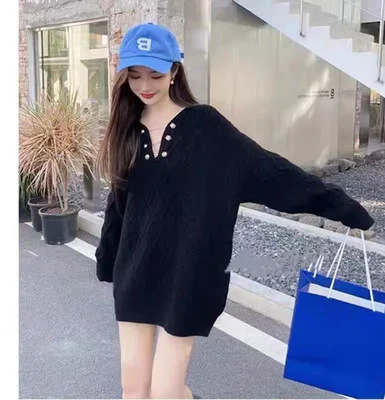 Женский свитер с V-образным вырезом длинным рукавом