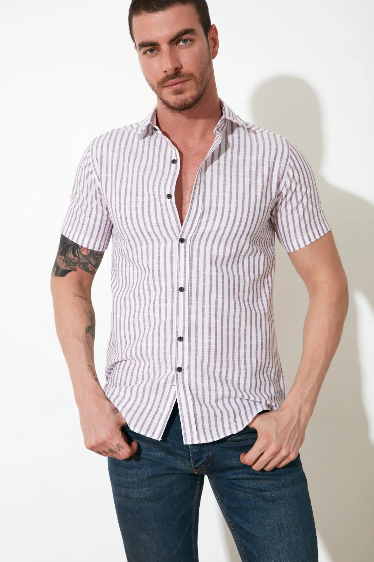 

Trendyol Male Slim Fit Shirt Collar Short-Sleeve Shirt TMNSS21GO0578
