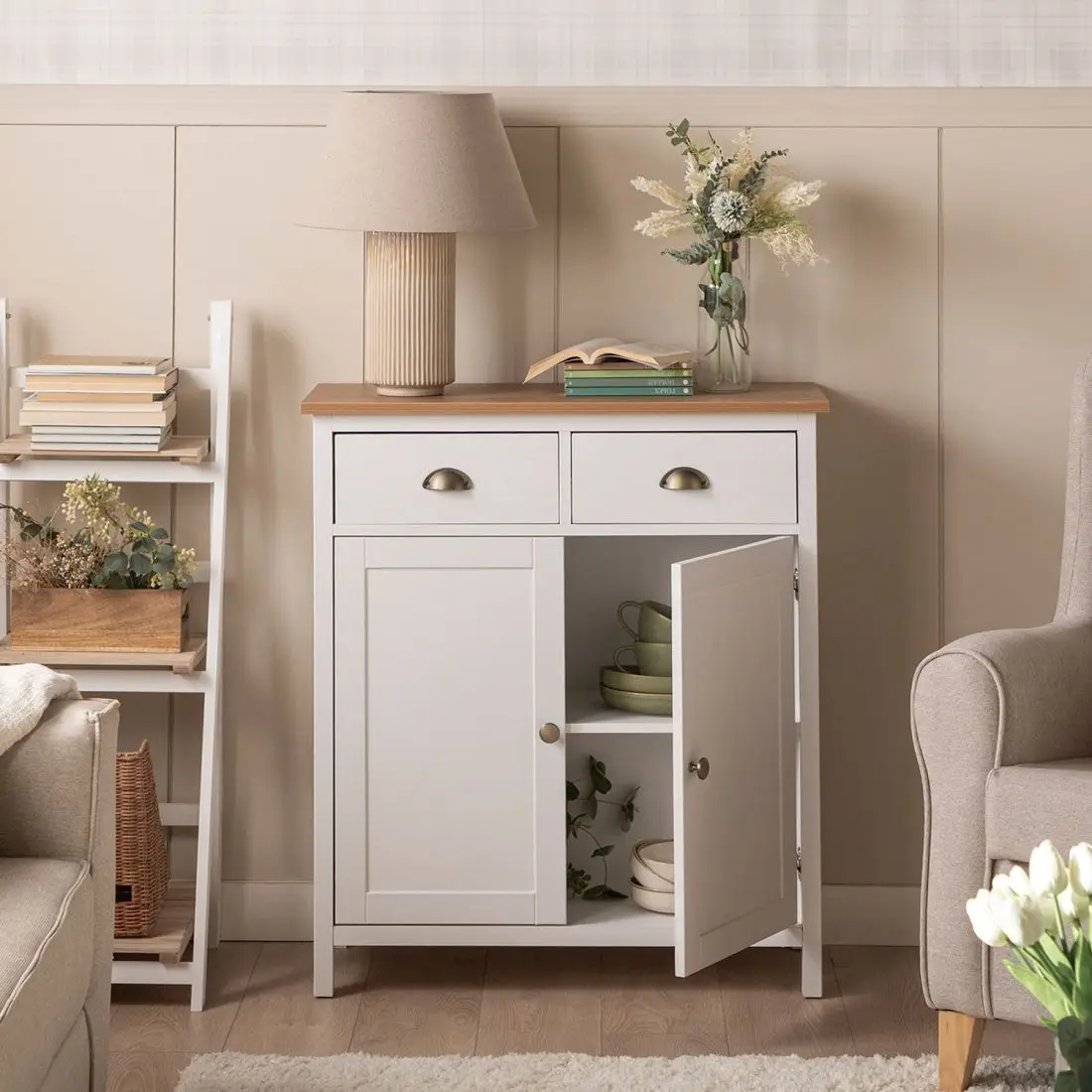 Фото Wohnzimmer Weißes Seitentisch Buffet Mit Viel Platz Für Alles Moderne Einfache Küche Schrank Hochwertiger Konsolentisch №2