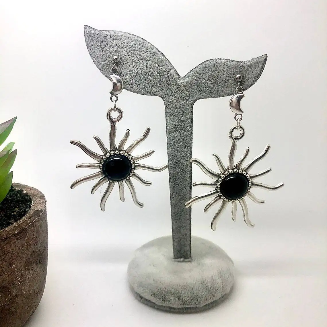 

Gothic Celestial Sun Charm Earrings For Women Girls Black Stone Sun Drop Ear Hook Fashion Pagan Witch Jewelry Accessories Gift