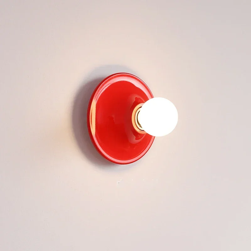 Настенный светильник в стиле ретро