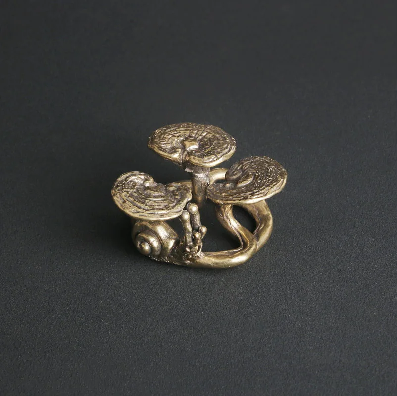 

Antique Brass Snail Ganoderma Creative Incense Insert Ornament Tea Pet Crafts