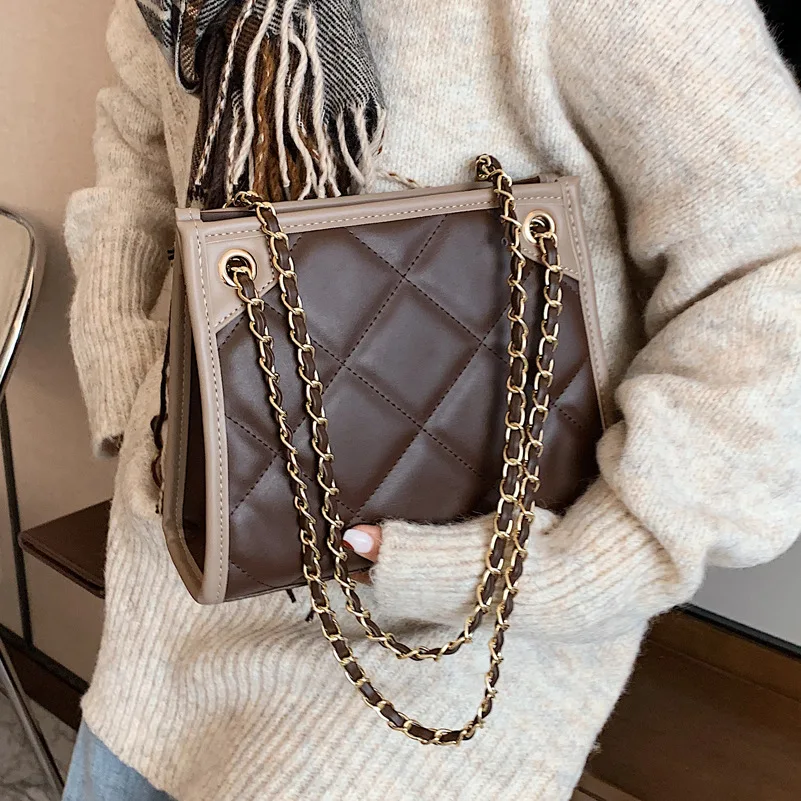 

Women Latest style Large Capacity Shoulder Bags High Quality Messenger bag Casual brand Western style chain Totes Bag Shipping