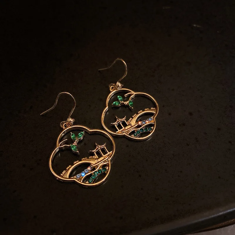 

Chinese Style Vintage Jewelry Gold Color Alloy Sparkly Rhinestone Bridge Earrings for Women Big Hollow Geometric Drop Earrings