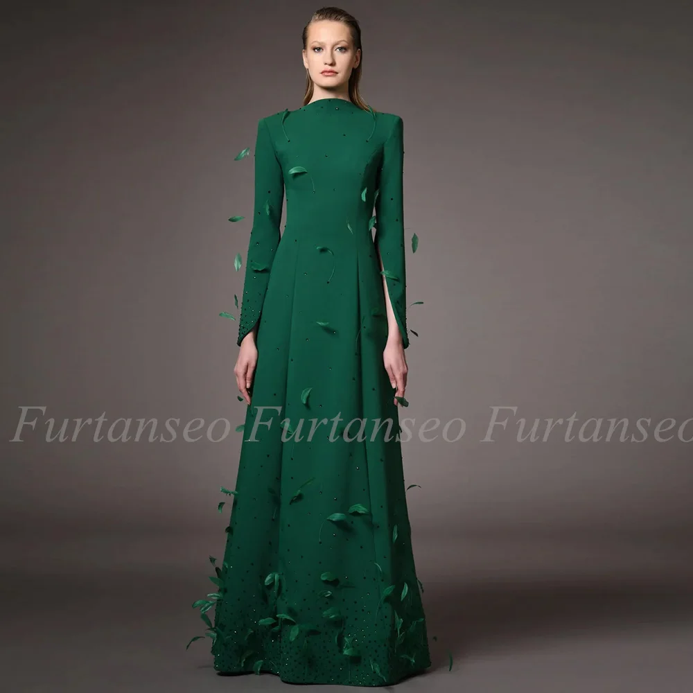 Изысканное платье с перьями для выпускного вечера официальное открытой спиной и