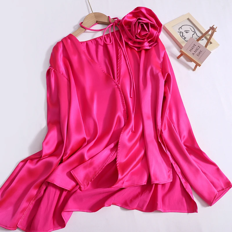 

Женская блузка с V-образным вырезом и длинным рукавом