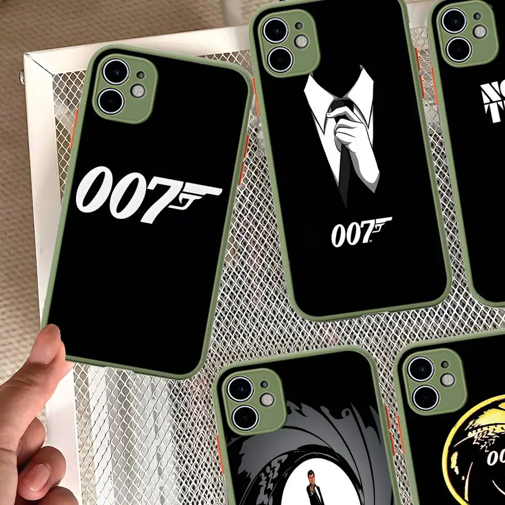 Фото Классический чехол для телефона с изображением Джеймса Бонда 007 для iPhone 16 15 14 13 12 11 Pro Max X XS MAX Plus, полупрозрачный черный №2