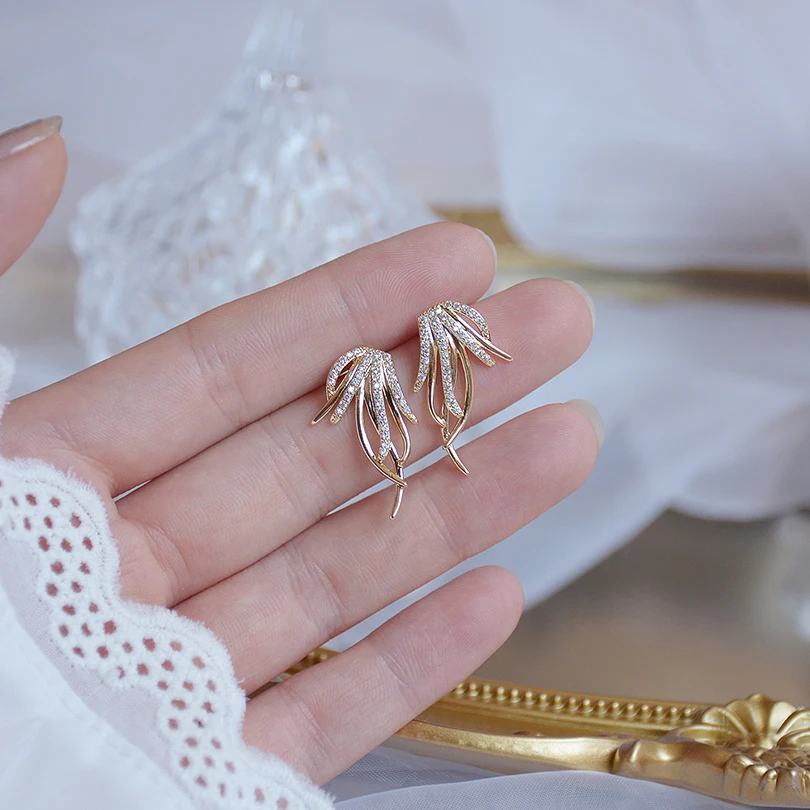 

2023 New Crystal Leaves Drop Earrings for Women Fashion Jewelry Rhinestones Earrings Gift for Party Best Friend