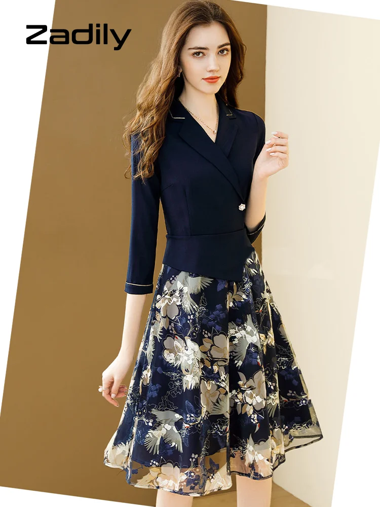 Женское офисное платье с рукавом три четверти и цветочным принтом