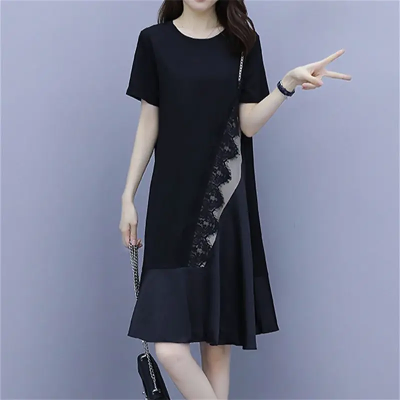 

Fashion Large Size O-neck Dresses For Women's Clothing 2023 Summer New Lace Panel Slim Short Sleeve Black Party Dress AC330