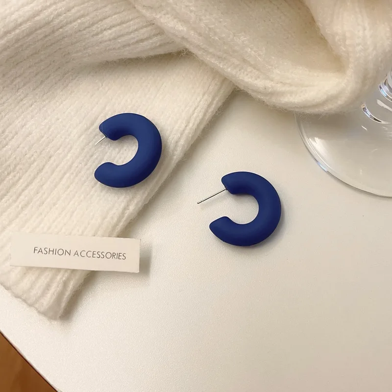 

Женские серьги-гвоздики с-образной формы, серебро пробы