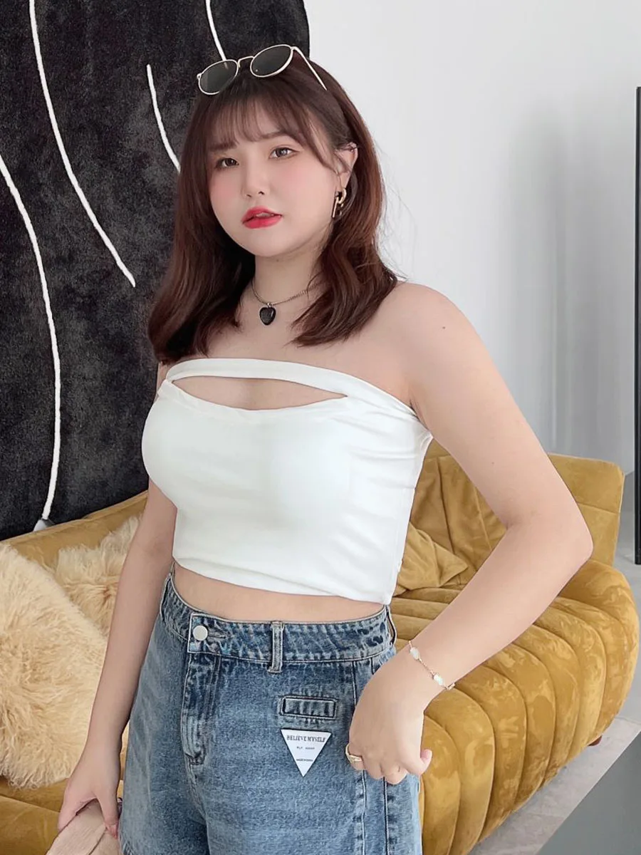 

Oversized Women Crop Top Cool Interior Design Chest Wrap Cotton White Black Solid With Chest Pad Boob Tube Top