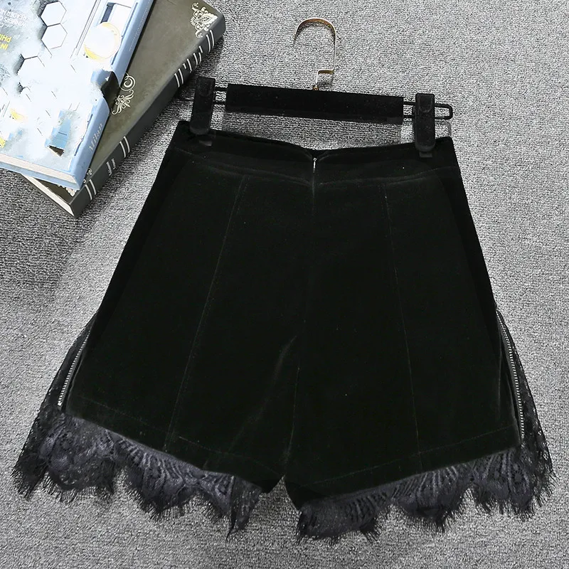 2021 Spring Summer Women New Lace Edge High Waist Slim Western Style A-Line Shorts Female Velvet Zipper Wide Leg Shorts Black