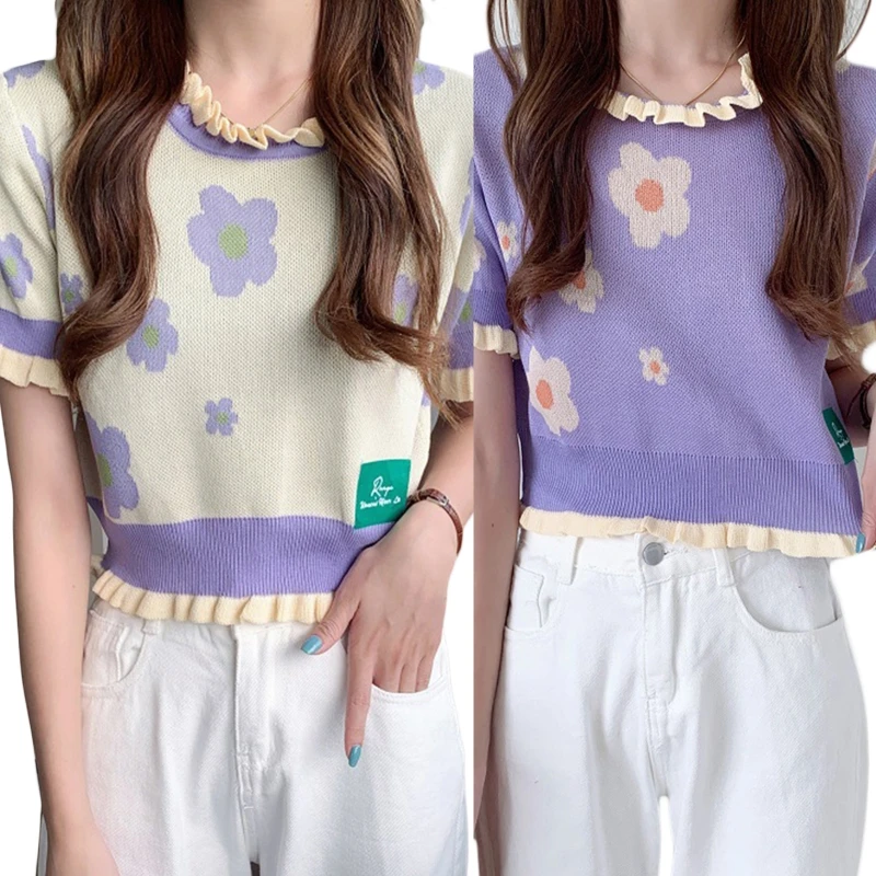 

Короткий топ с коротким рукавом и цветочным принтом