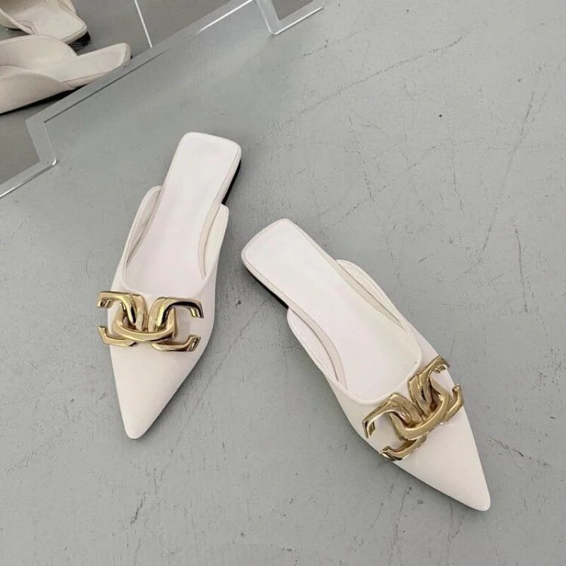 Women's Casual Mules Shoes 2023 Summer Fashion Metal Chain Flats Pointed Toe Slippers Ladies Outside Slides Plus Size 42 Sandals