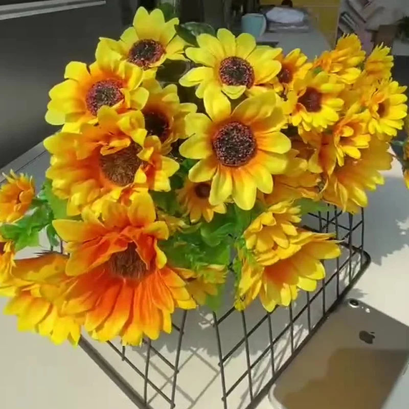 

Simulated Flowers Small Daisies Flower Bouquets Silk Flowers Flower Box Flower Arrangement And Decoration Of Sunflowers