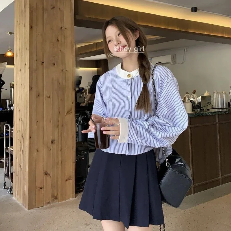 Синяя полосатая весенняя новая свободная короткая рубашка с длинными рукавами