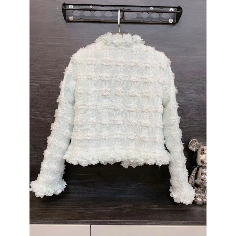 Рисунок 3 - Женское короткое пальто в клетку