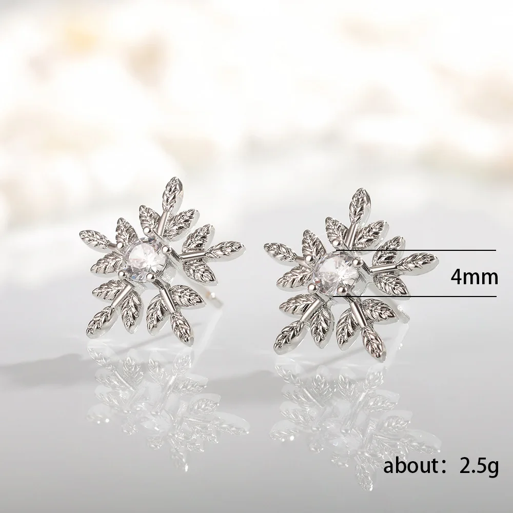 

Exquisite Snowflake Women's Stud Earrings Dazzling AAA Crystal Zirconia Girls Gifts Fashion Party Accessories