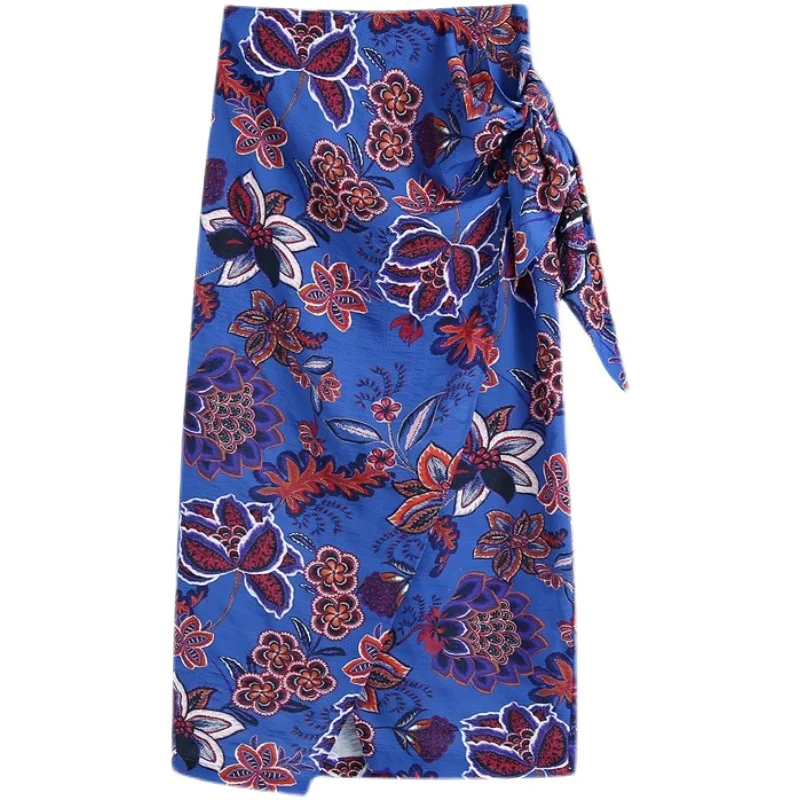 

Разные регионы, влюбленные ощущения моды, темпераментная голубая юбка с принтом, завязанная шнуровкой, пляжная юбка