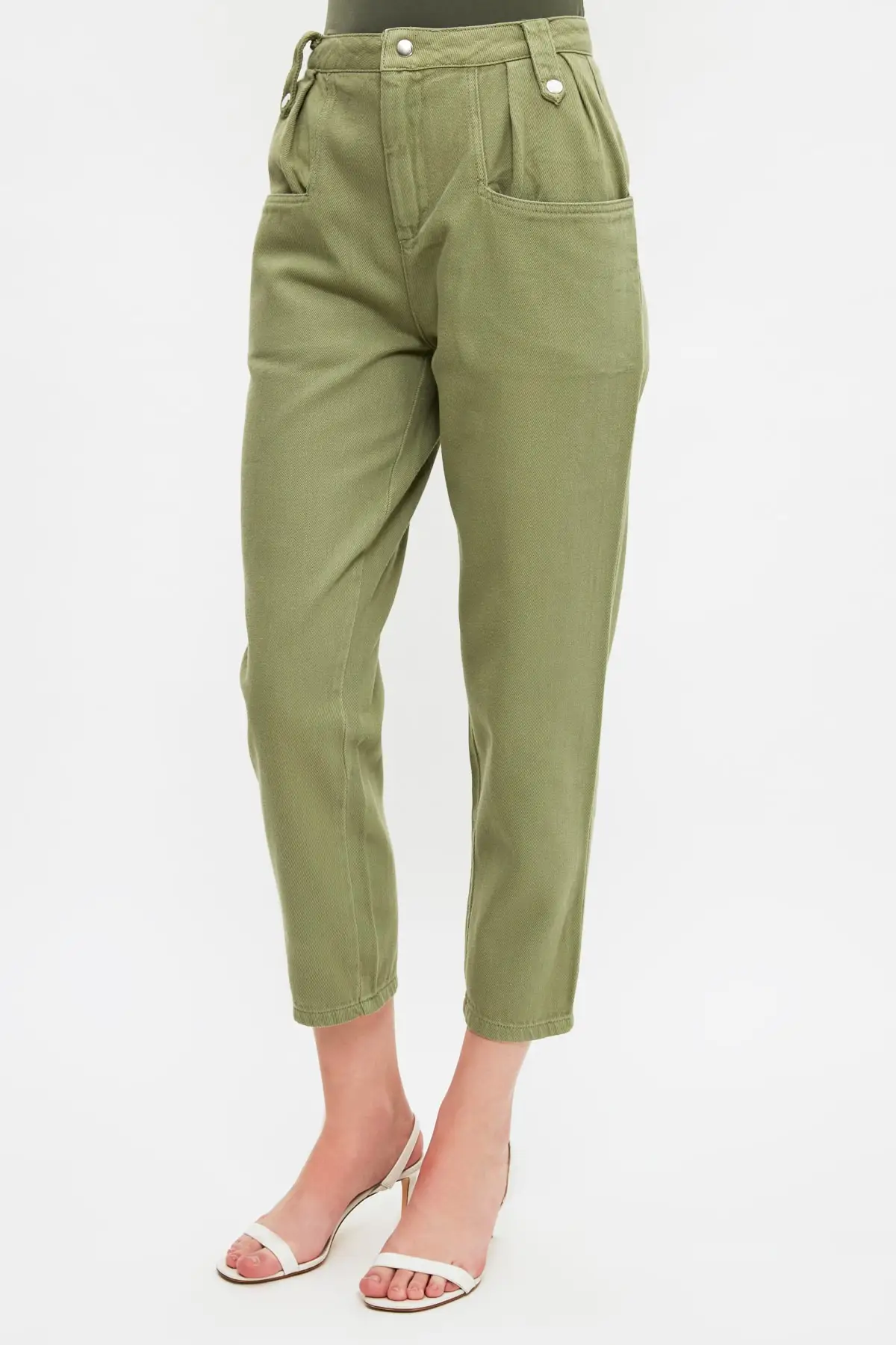 

Trendyol Pocket Detail High Bel Slouchy, Jeans TWOSS21JE0701