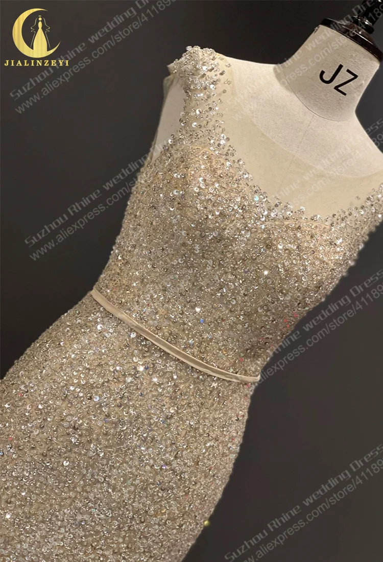 Рисунок 3 - Женское платье с блестками и ю