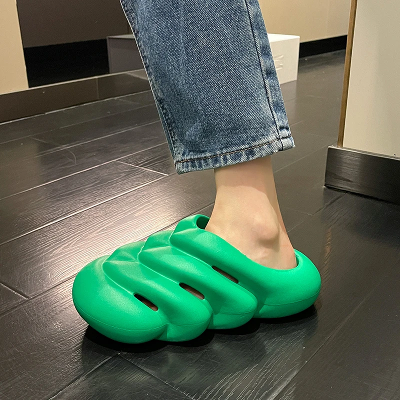 2022 Women Slippers Shoes For Women Designer Luxury Men Designer Sandals Fashion Soft Ins Trend Twist Shape Slippers For Women