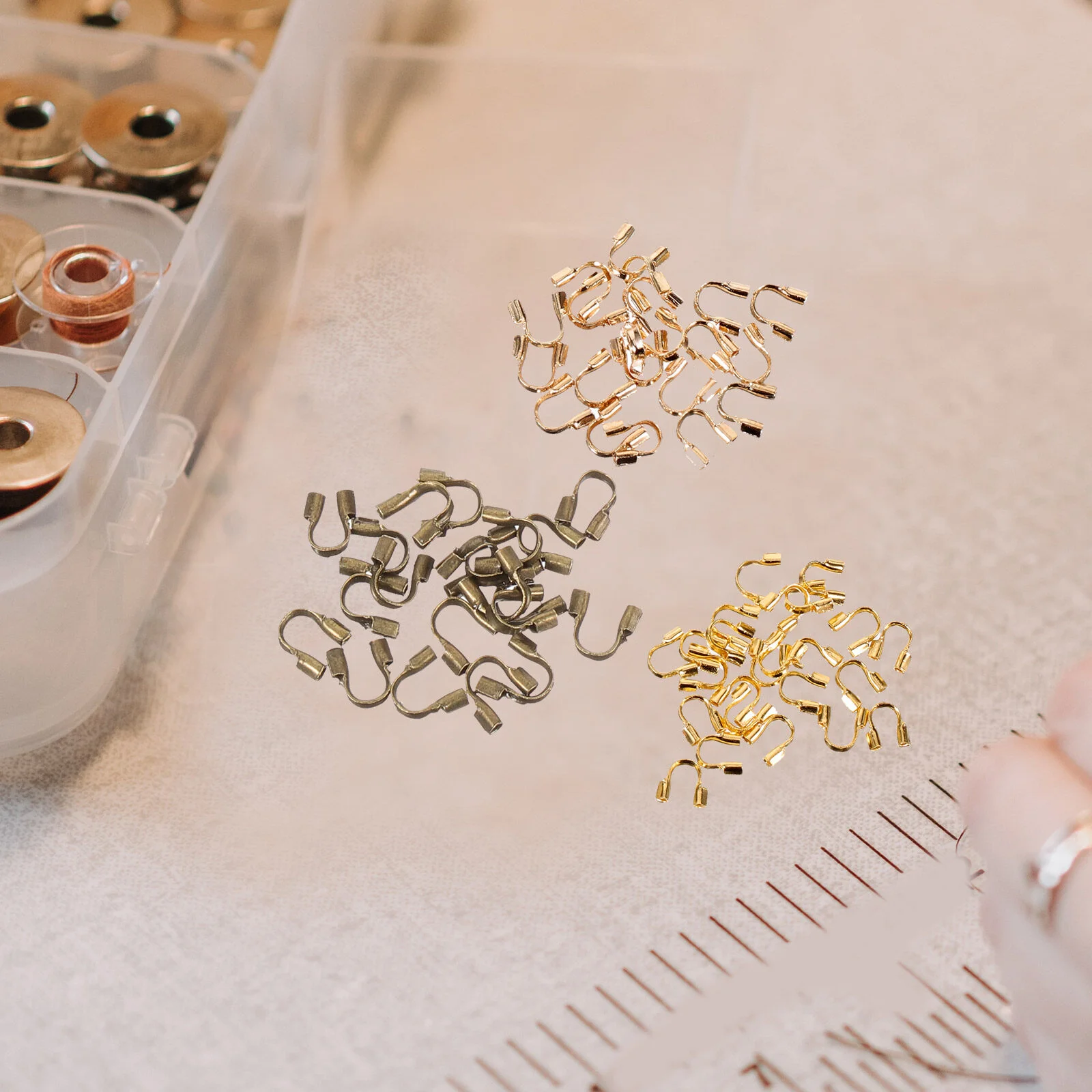 600 Pcs Safety Mask Beaded Choker Wire Guards DIY Crimp Crafts Jewelry Crimping Beads Making Earring Metal Covers Accessories