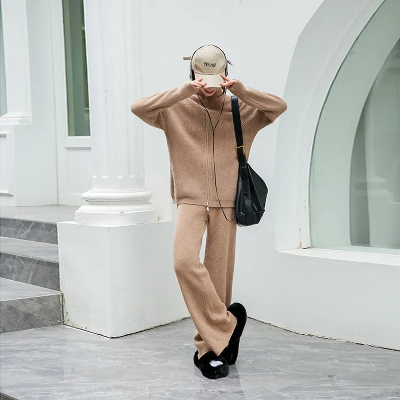 Осенне-зимний стильный свитер-поло с высоким воротом подходящий комплект