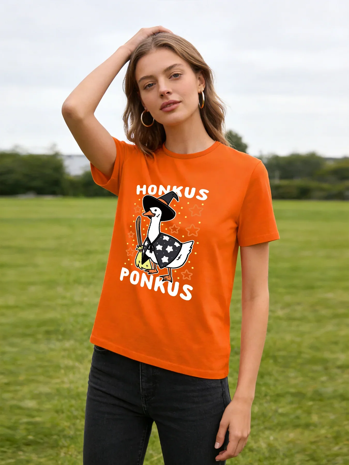 Фото Женская футболка Honkus Ponkus Goose Witch, весенне-летняя повседневная футболка с круглым вырезом и короткими рукавами, с милым забавным рисунком животных №1