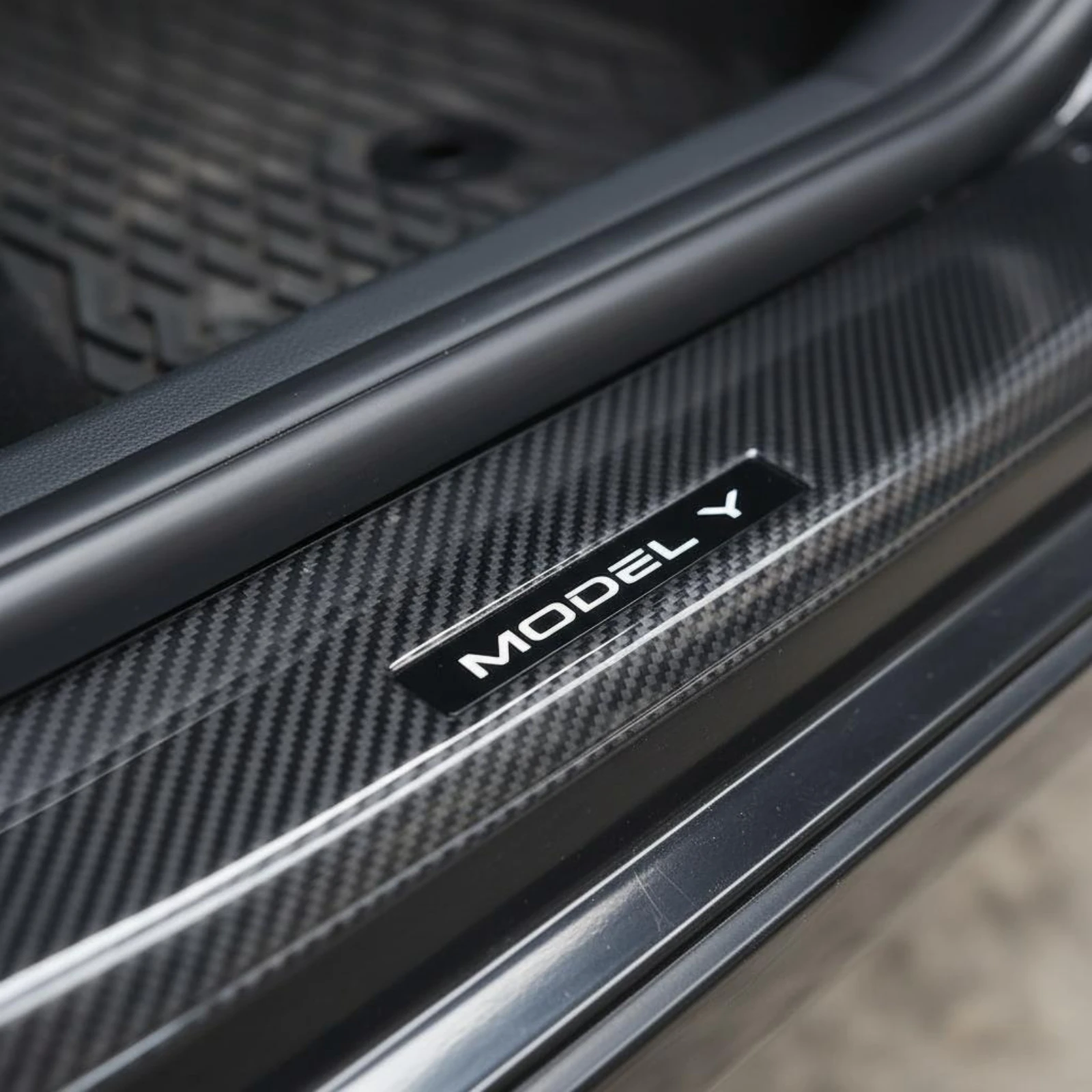 Фото Комплект из 4 накладок на пороги из карбона для электромобиля Tesla Model Y, легко устанавливаемые защитные накладки на пороги автомобиля №4