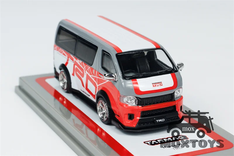 Модель автомобиля Tarmac Works 1:64 Hiace Widebody Red литая под давлением
