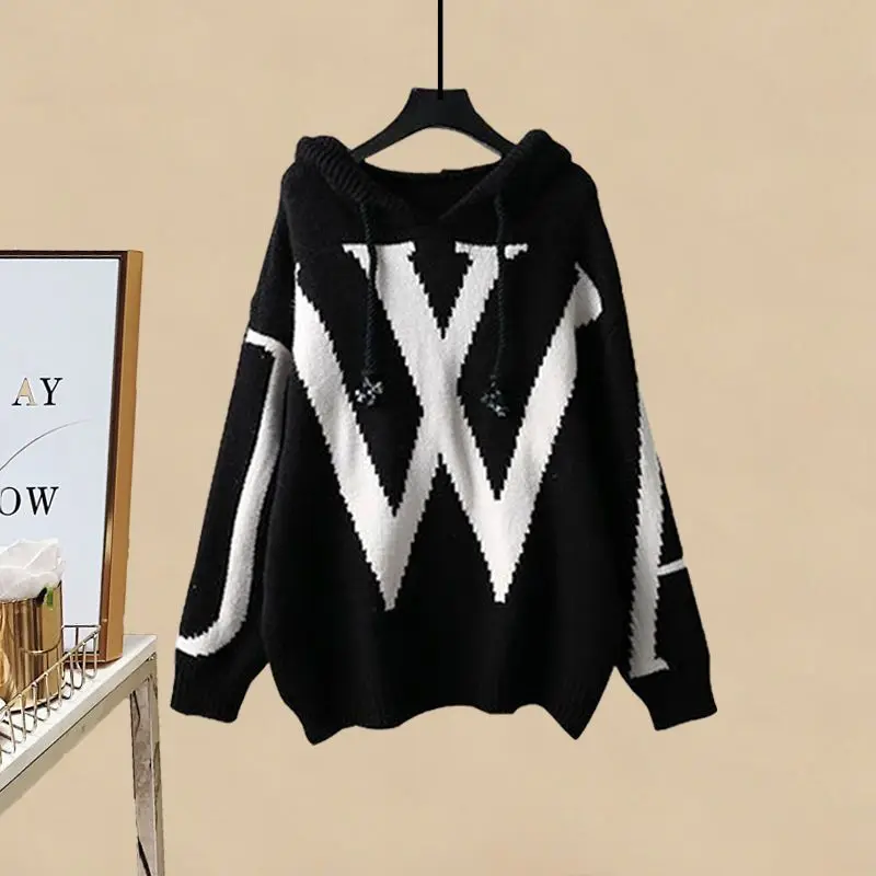 Рисунок 5 - Женский осенне-зимний вязаный свитер