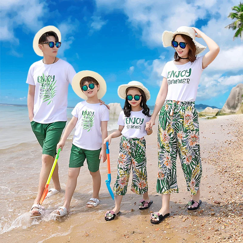 

Family Matching Clothes Summer Beach Mum Daughter Dad Son Cotton T-shirt &Pants Family Look Holiday Seaside Couple Outfits