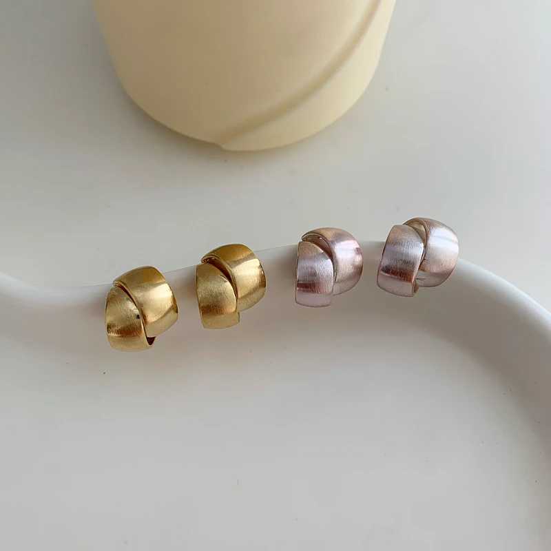 S925 Серебряные иглы с матовым металлическим крестом высококачественные серьги