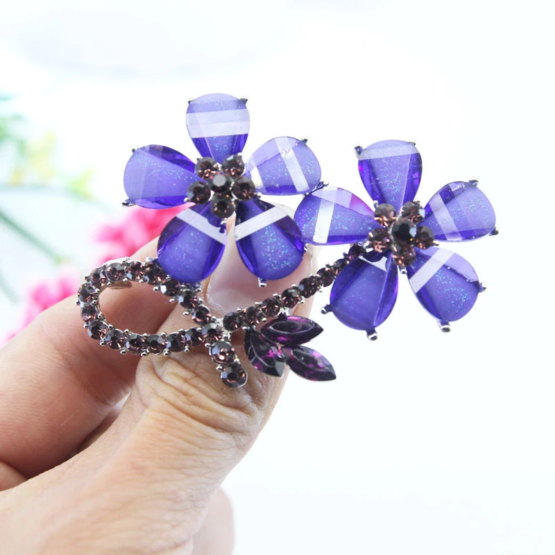 

Women Breastpin Brooches Badge Pins Wedding Jewelry Rhinestone Flower For Coat Sweater Dress Suits Bags Fashion Accessories Gift