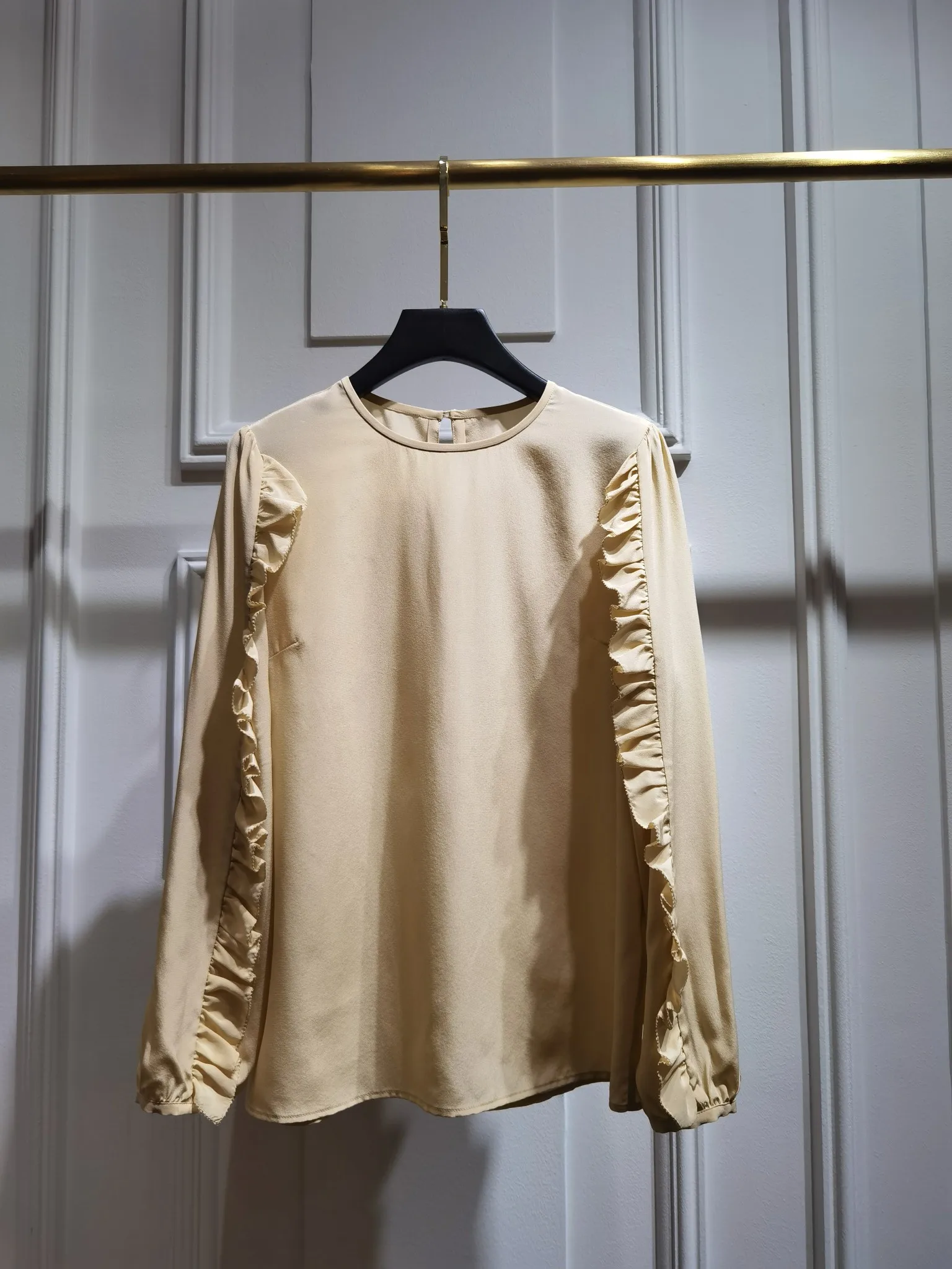 

2022 Новая женская модная пикантная шелковая рубашка с длинным рукавом 0705