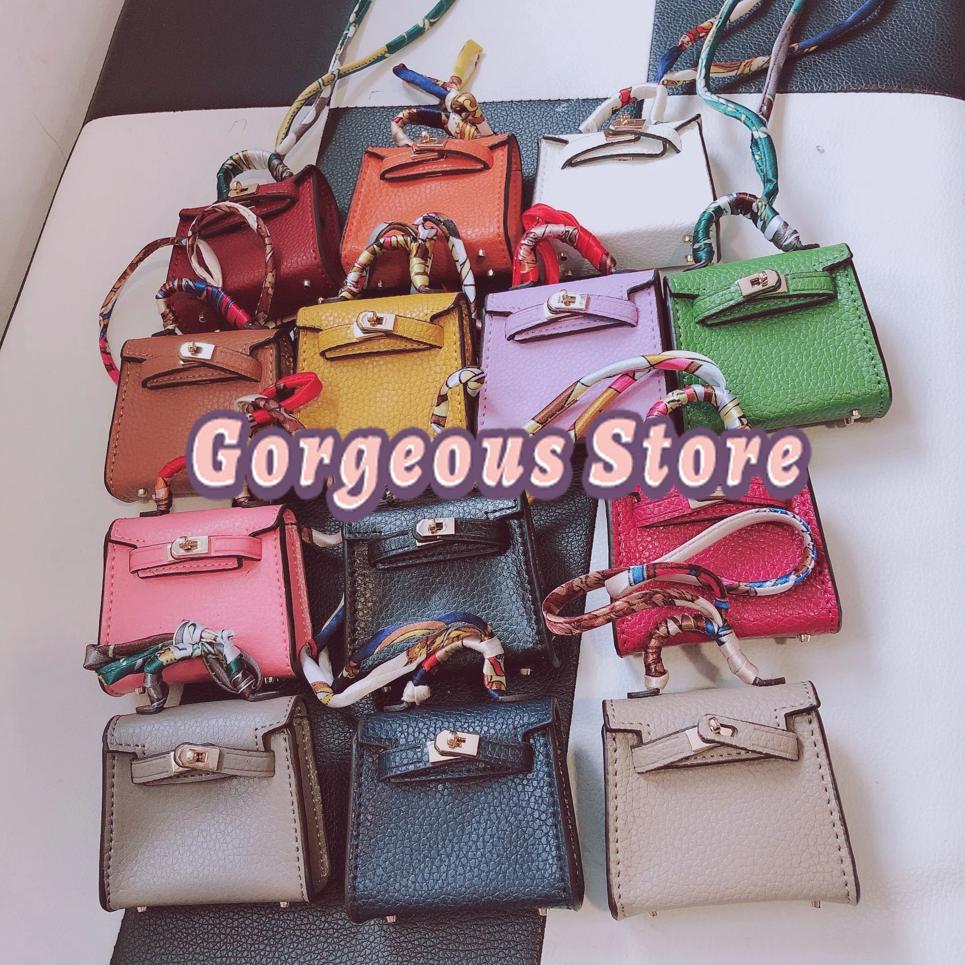 

2022 Spring New Korean Version Mini Crocodile Silk Scarf Bag Pendant Exquisite Female High-end Keychain Holiday Gift