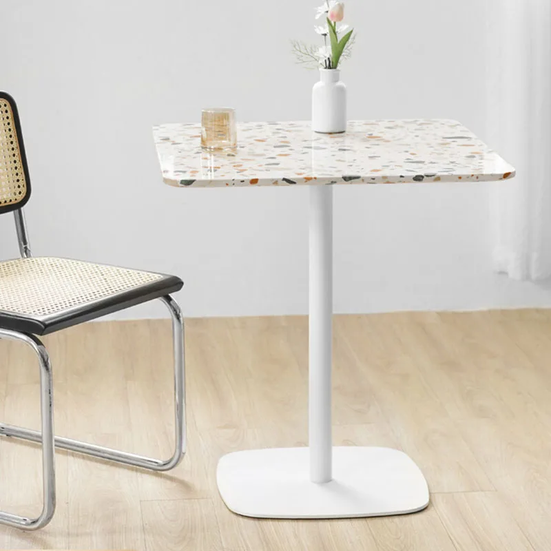 Рисунок 2 - Журнальные столики в каменном дизайне