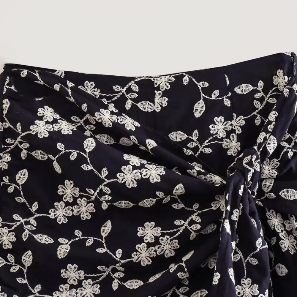 TRAF Women Fashion Front Knotted Embroidery Shorts Skirts Vintage High Waist Side Zipper Female Skort Mujer New Casual Clothes