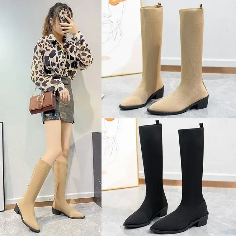 Женская модель осень-зима 2024 обувь на платформе с острым носком эластичные