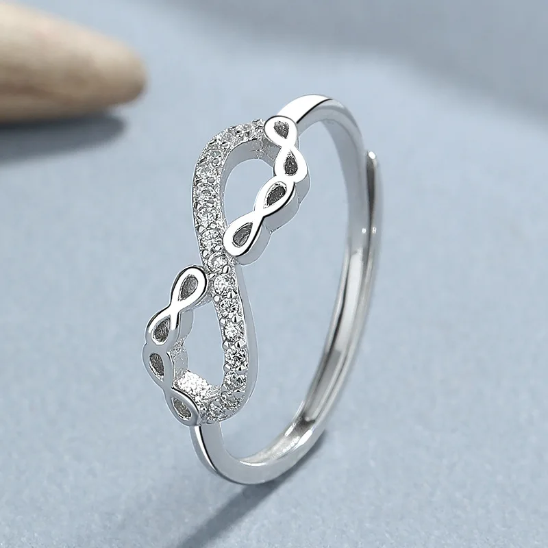 Женское кольцо из серебра 925 пробы с геометрическим рисунком