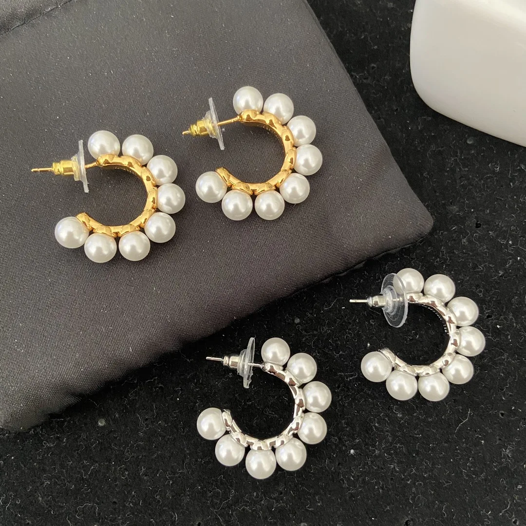 

2020VH European and American Fashion Jewelry Summer Gold and Silver Pearl Earrings