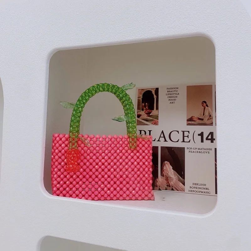 Новинка 2023 акриловая розовая сумочка из бисера плетеная вручную модная