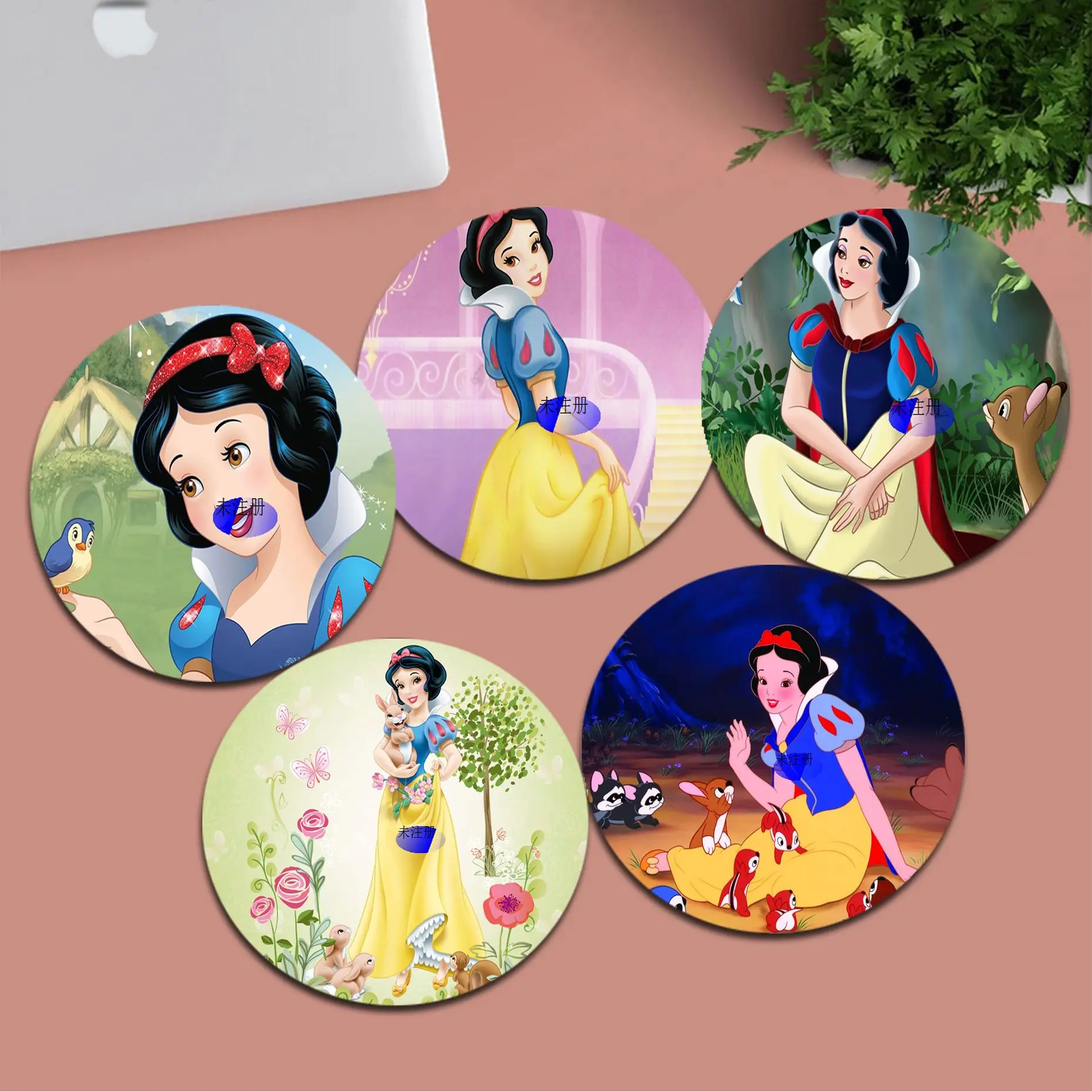

Disney Snow White and the Seven Dwarfs 20x20cm Round Student Gaming Thickened Writing Pad Non-slip Cushion Mouse Pad Deskpad