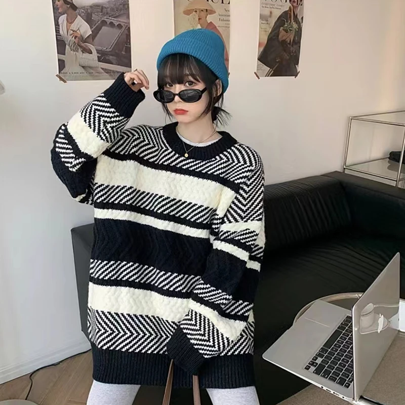 

Winter Black And White Stripes Women's Clothing Lazy Wind Sweater Fashion Retro Crew Neck Pullover Long Sleeves Knitting Tops
