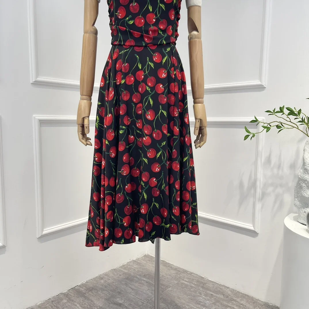 Рисунок 3 - Женское плиссированное платье миди без рукавов